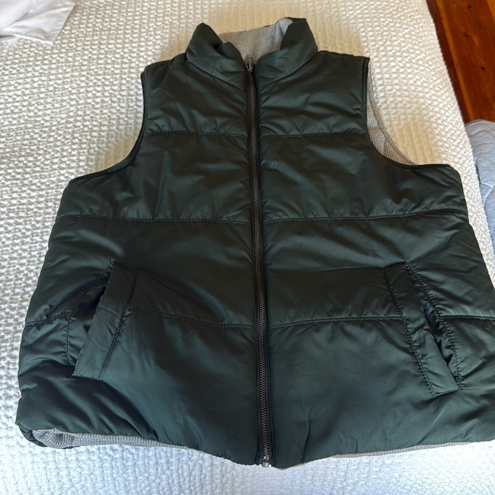 Reversible green/gray puffer vest